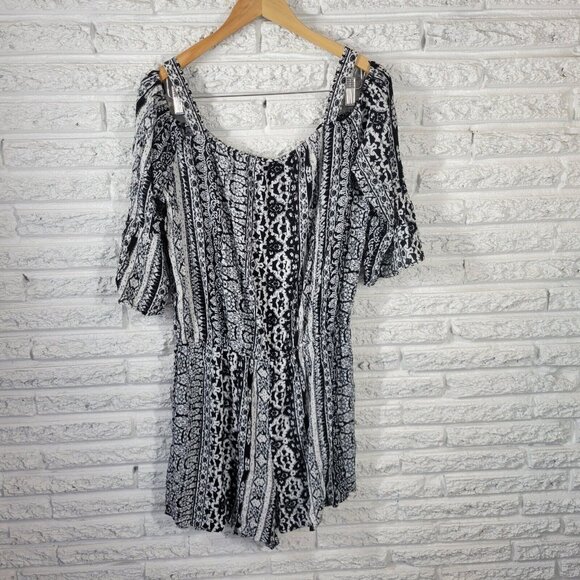 Apt 9 Womens Romper Extra Large Cold Shoulder Black Lightweight GEO180E - Picture 1 of 9
